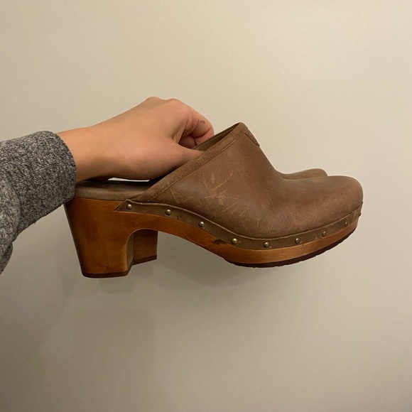 🦋UGG Clogs🦋